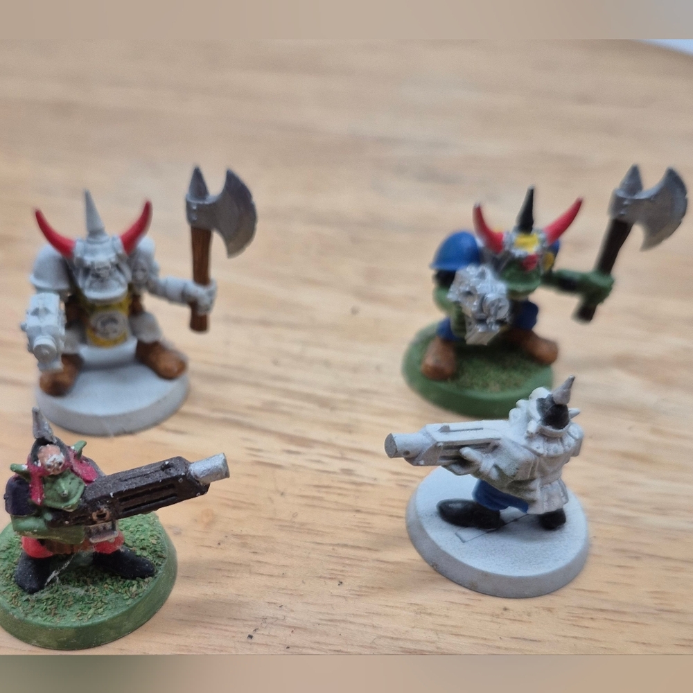 Warhammer 40K - 4 F Ozook Figures